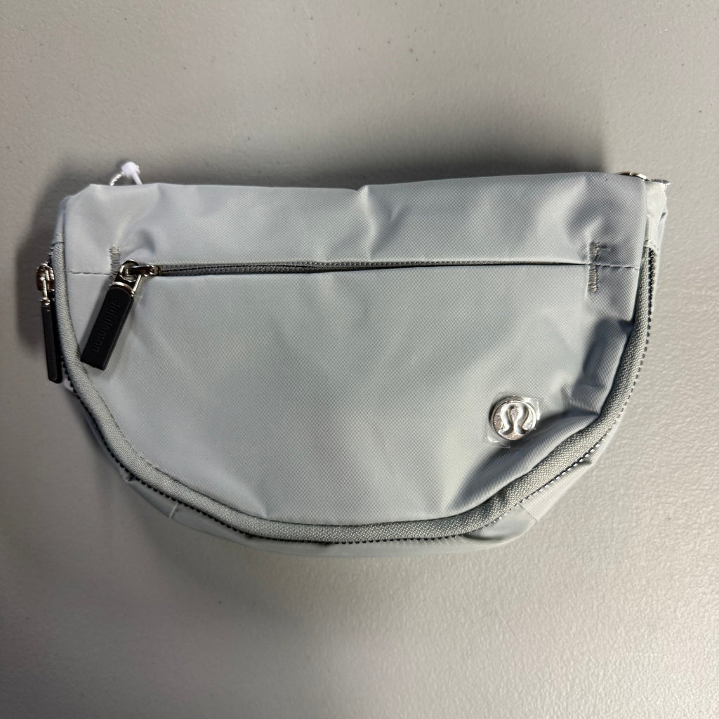 Lululemon Everywhere Belt Bag - Gray/Silver