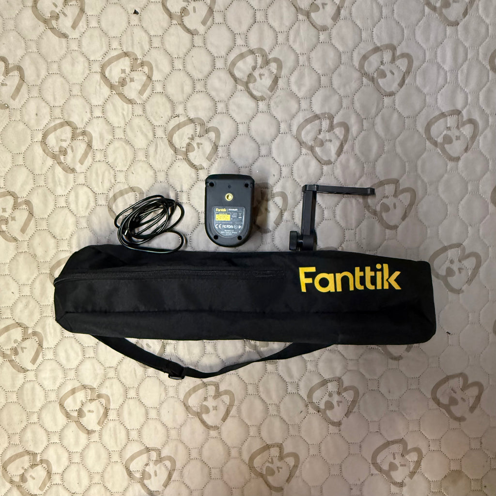Fanttik Camera Tripod with Panoramic Head (Open Box Like New)