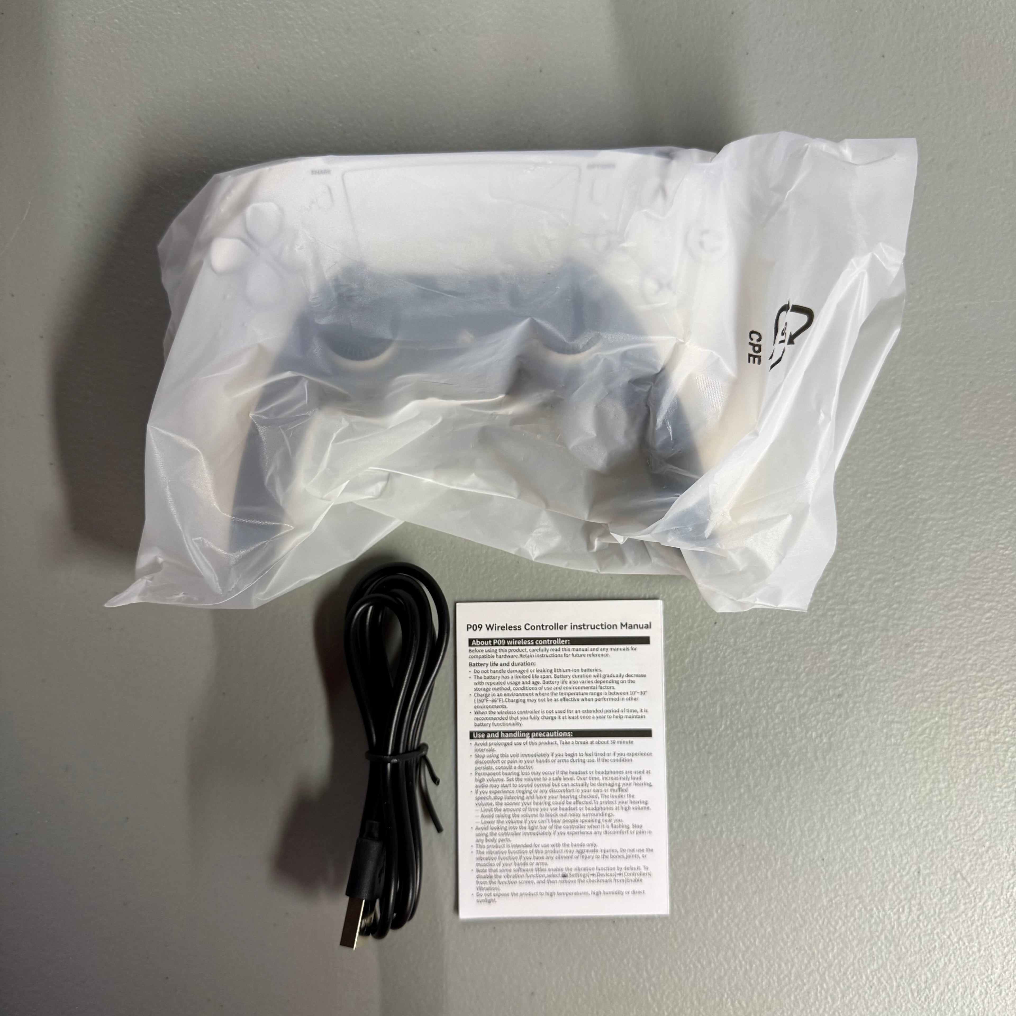 P09 Wireless Game Controller - White (Open Box - Like New)
