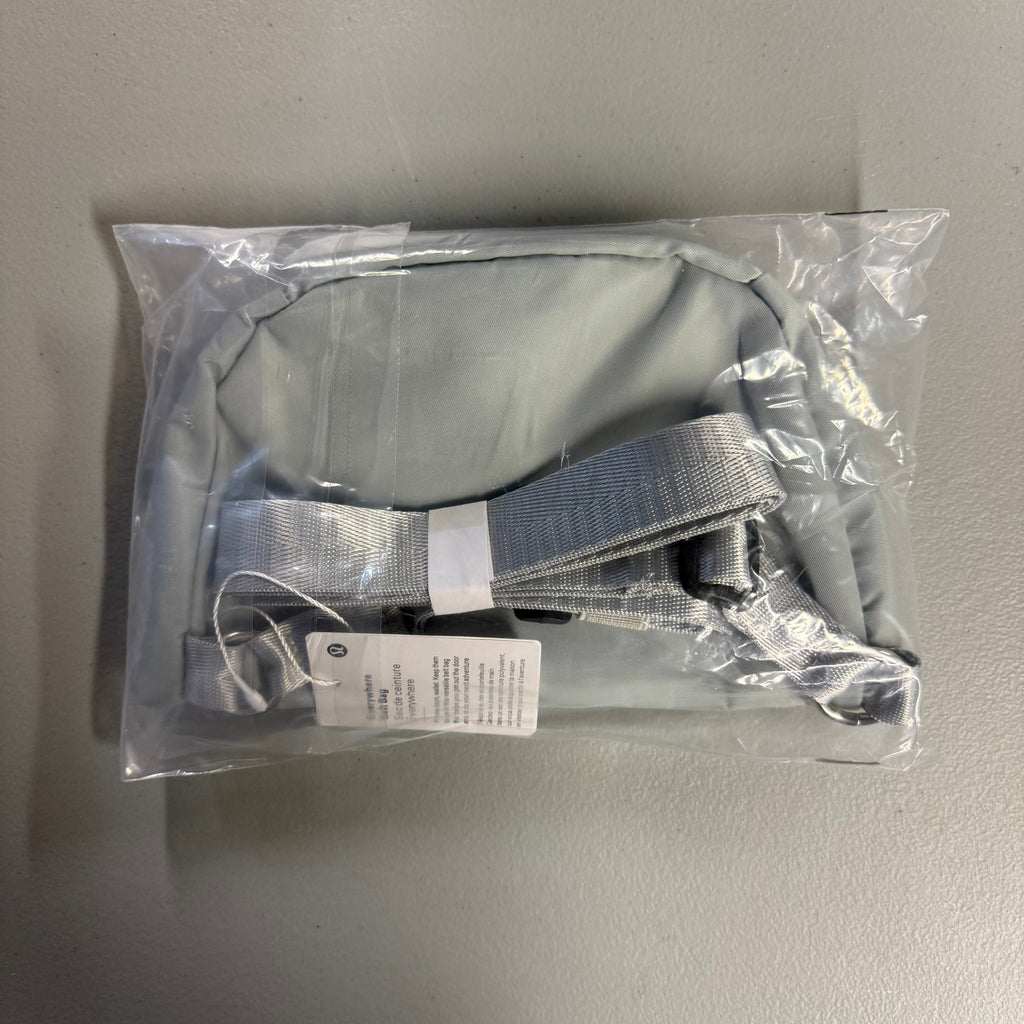 Lululemon Everywhere Belt Bag - Gray/Silver