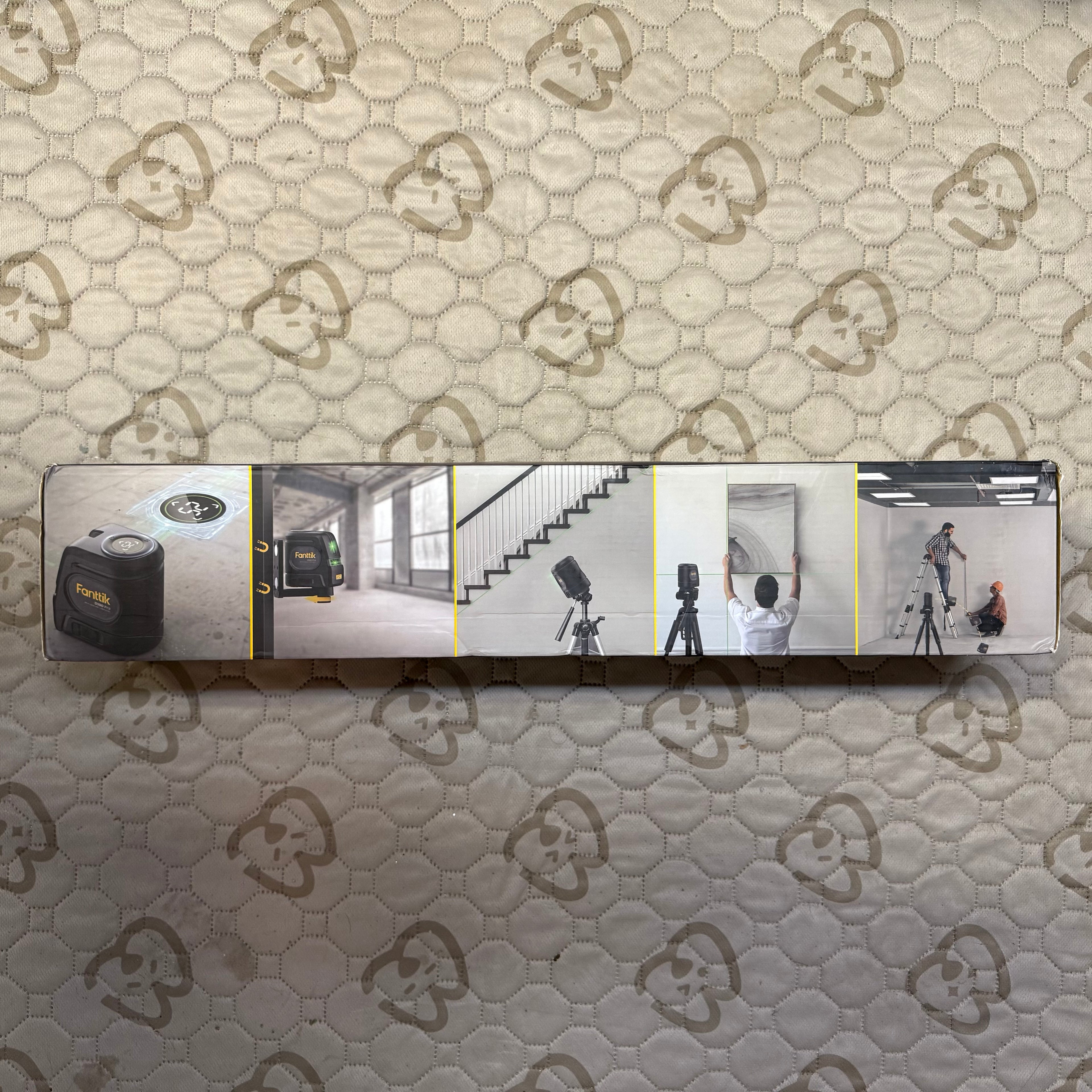 Fanttik Camera Tripod with Panoramic Head (Open Box Like New)
