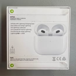 Apple AirPods (3rd Generation) - Lightning Charging Case