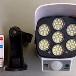Solar Motion Sensor Light - 122 SMD LEDs with Remote Control - Open Box Like New