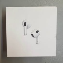 Apple AirPods (3rd Generation) - Lightning Charging Case