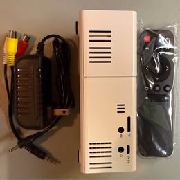 GTEQY YK14 LED Projector - Mini Portable Projector - Open Box Like New