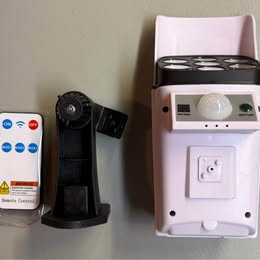 Solar Motion Sensor Light - 122 SMD LEDs with Remote Control - Open Box Like New