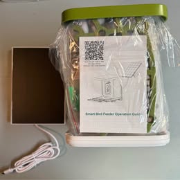 Smart Bird Feeder Camera - AI Bird Recognition Solar-Powered - Open Box Like New