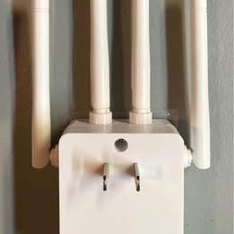 Dual Band WiFi Repeater AC1200 - 2.4GHz & 5GHz Range Extender - Open Box