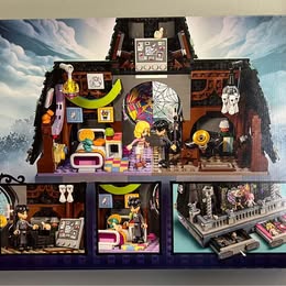 LEGO Wednesday Addams House - The Addams Family Mansion Building Set