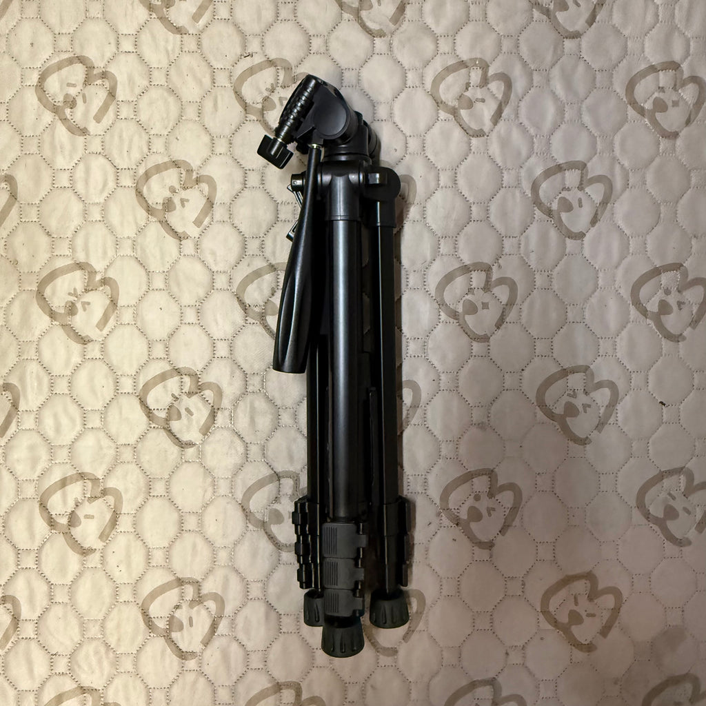 Fanttik Camera Tripod with Panoramic Head (Open Box Like New)