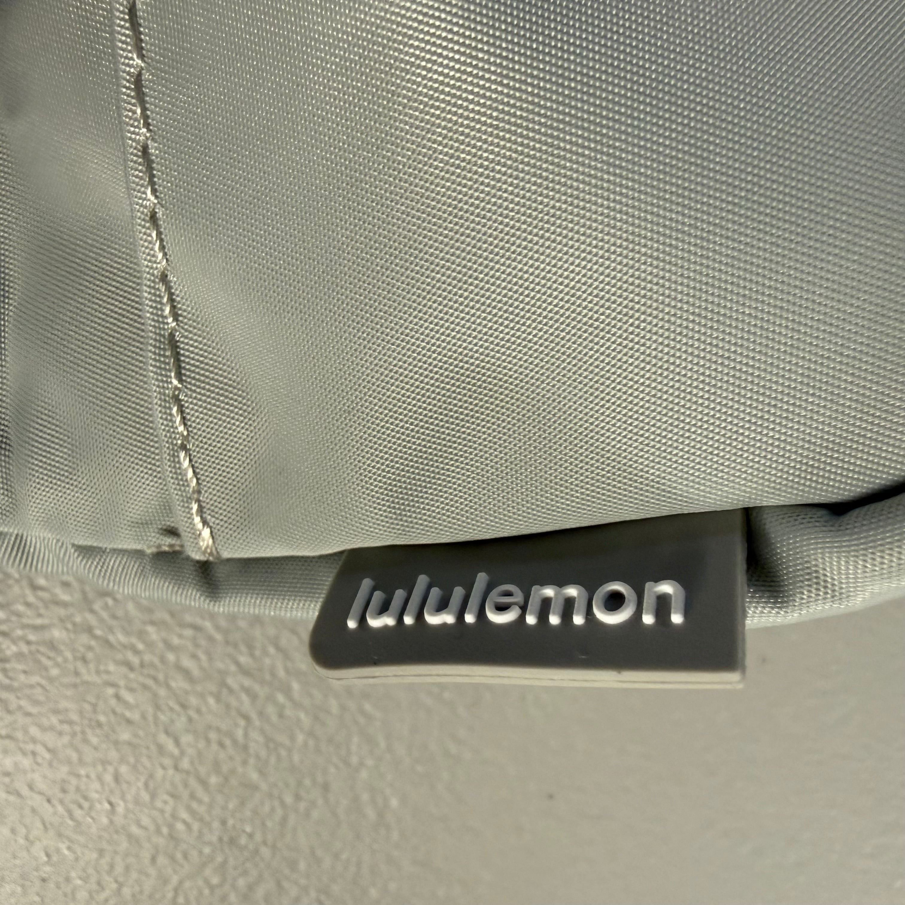 Lululemon Everywhere Belt Bag - Gray/Silver