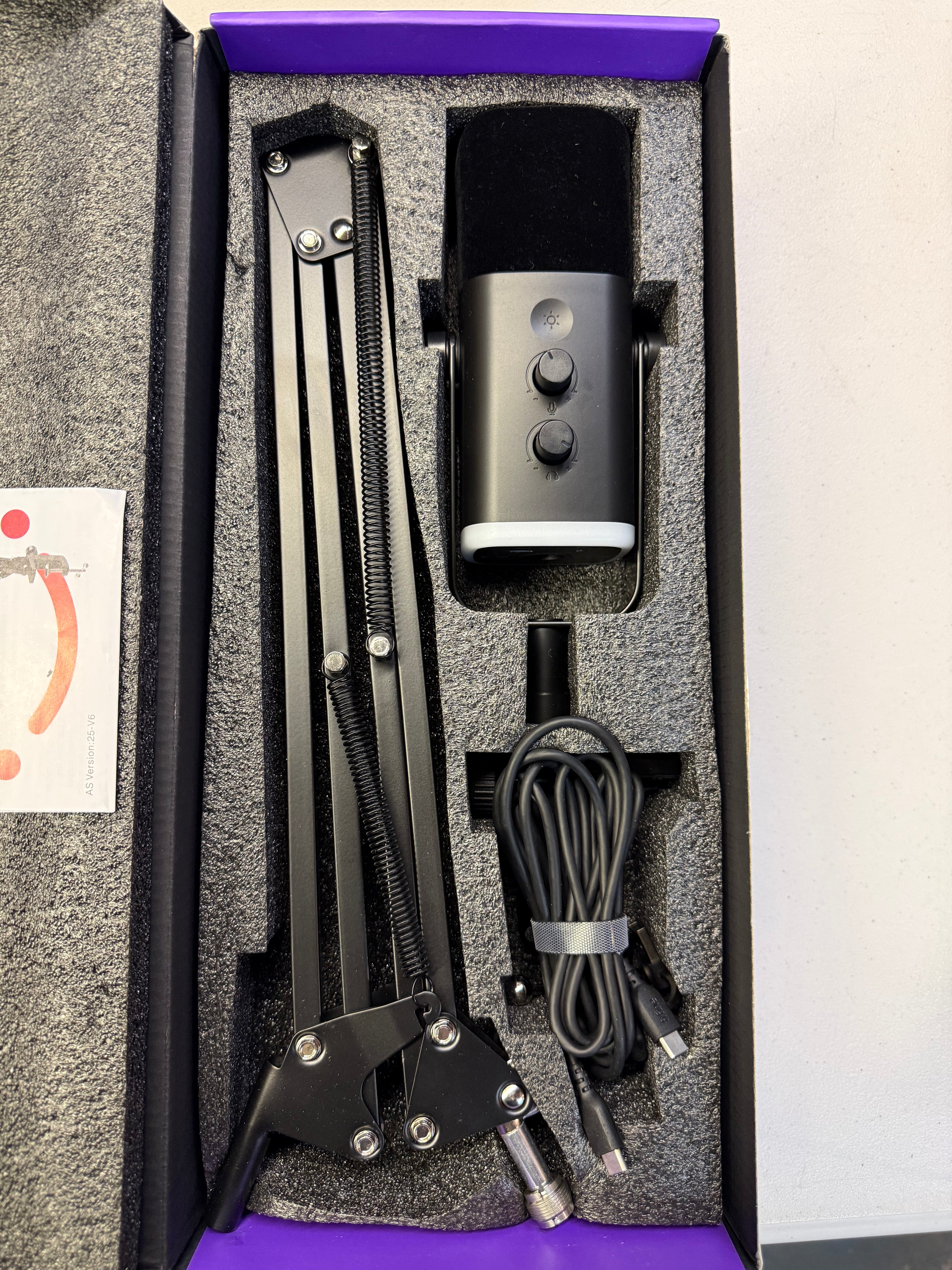 AMPLIGAME Fifine AM8T Gaming Microphone Kit - RGB USB/XLR (Open Box - Like New)