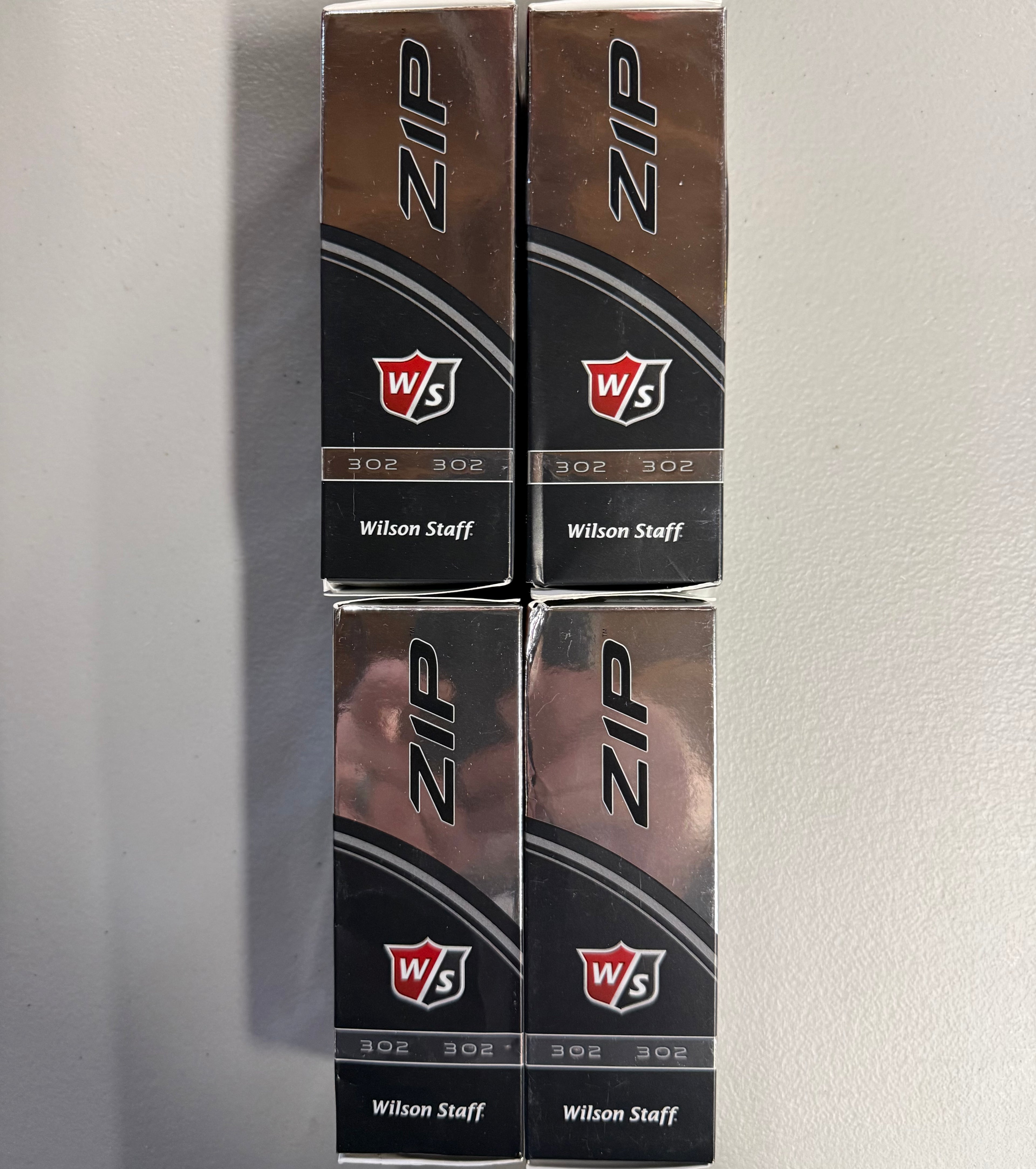 Wilson Staff ZIP Golf Balls - 12 Pack (4 Sleeves) - 302 Compression - Open Box Like New